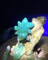 Ювелирные изделия и полуфабрикаты 四川雅安绿原石翡翠绿冻石，规格：11*10*9cm