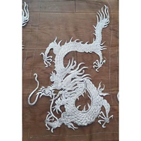 Серебряный смеситель, обращенный влево