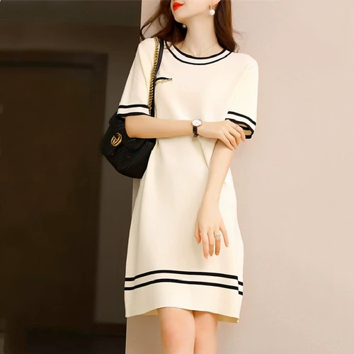 Брендовое шелковое платье, в стиле Шанель