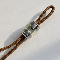 Светло-желтого