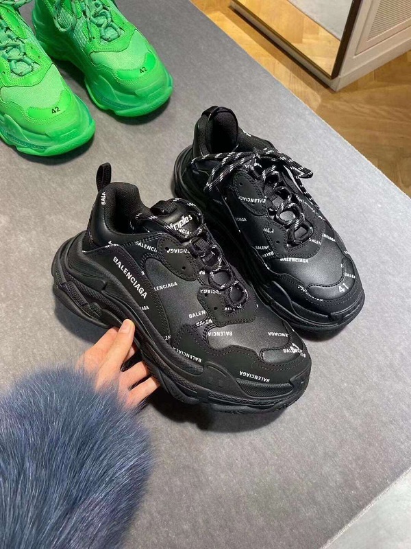 Black Bullet Screen LogoParis Triple s Daddy shoes Make old Retro gym shoes combination air cushion Crystal bottom Home B leisure time men and women shoes