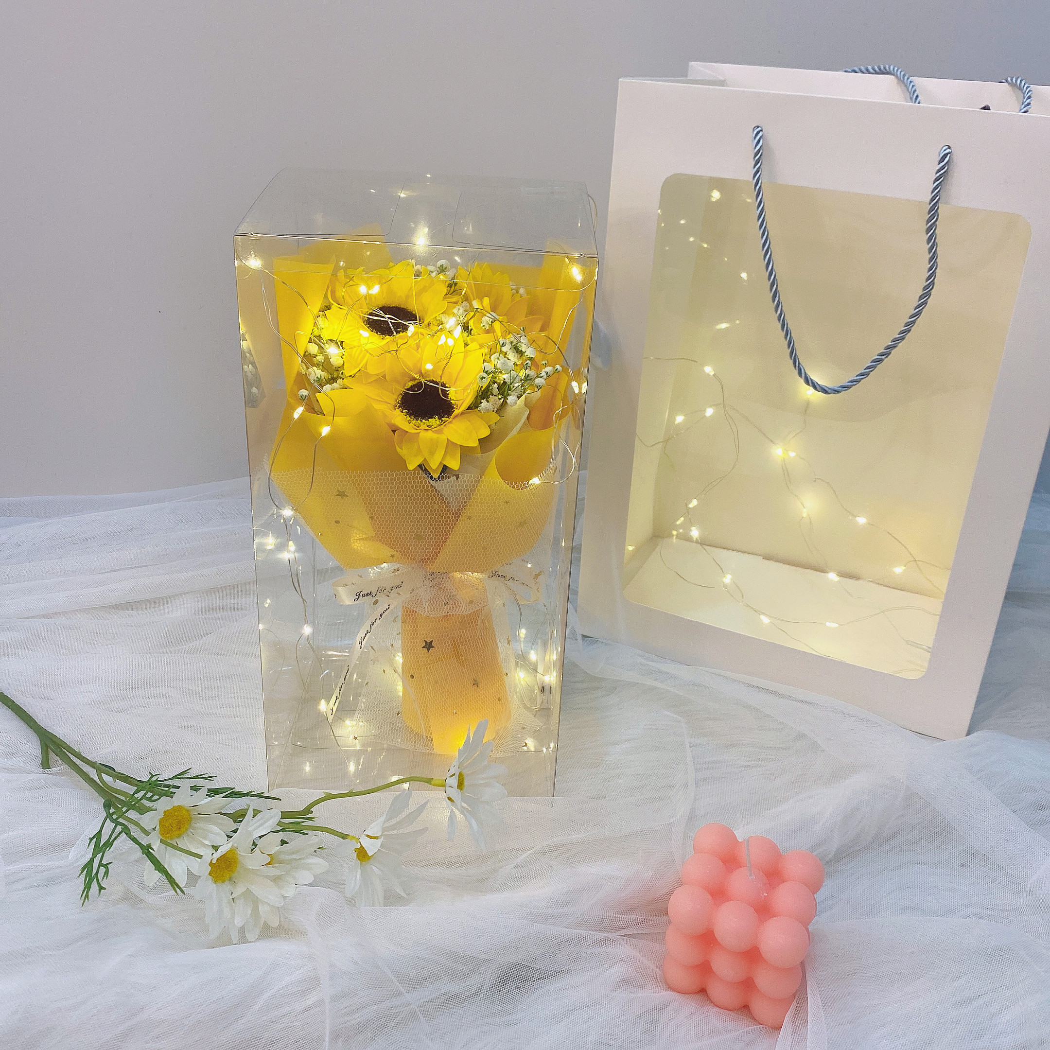 Small Sunflower520 Bouquet  Immortal flower rose Gift box Send girlfriend confidante birthday practical Internet celebrity graduation gift
