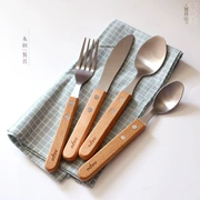 {木 苼} Nhật ký kiểu Nhật 榉 tay cầm bằng gỗ chải bằng thép không gỉ muỗng dao bộ đồ ăn phương Tây nĩa muỗng tráng miệng - Đồ ăn tối