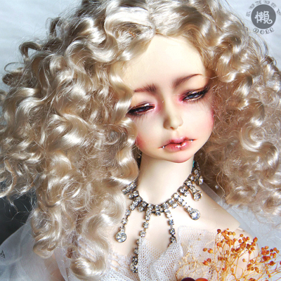 taobao agent Lazy baby shop BJD doll wig SD puppet girl 64 3 -point giant baby imitation Mahai hair curls pale golden color
