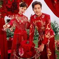 Красная юбка в складку, аксессуар для волос