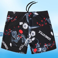 Белая хризантема