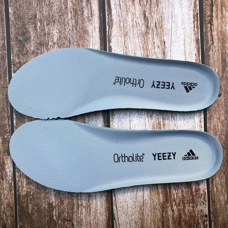 A Pair Of Fog Blue And BlackAdaptation YEEZY Coconut 500 Insoles Kanye Coconut 700 Insoles rice ash Salt white carbon black men and women Insoles Original