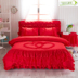 Đám cưới đám cưới bốn mảnh lớn màu đỏ đơn giản giường với giường loại 1,8m giường ren bên giường đơn váy giường bao gồm Váy Petti