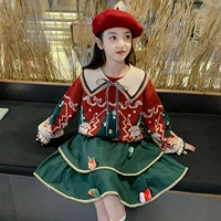 Красный свитер