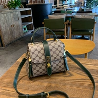 Темно-зеленый