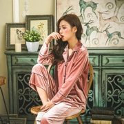 Bộ đồ ngủ bằng nhung vàng cho phụ nữ mùa thu và mùa đông dài tay Phiên bản Hàn Quốc rộng rãi của chất béo cỡ lớn mm có thể mặc bên ngoài quần áo nam