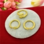 Thắt chặt nhẫn nữ giả vàng yêu bạn 10.000 năm Xiangyun cặp đôi mạ vàng giả cát vàng nam nữ nhẫn Zhibao nhẫn doji