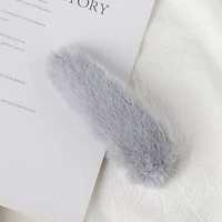 Вода падает с серым