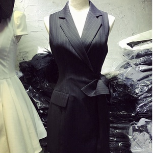 Vest nữ mùa thu phần dài 2017 mùa xuân và mùa thu mới sọc dọc không tay phù hợp với cổ áo slim slimming hoang dã áo khoác nữ