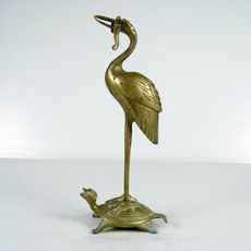 Винтажное изделие из бронзы 日本回流老铜件海外旧铜器软装道具摄影礼品洋货二手 龟鹤烛台t54