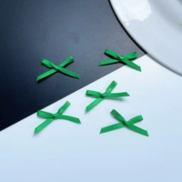 Зеленый, 2.3×3см