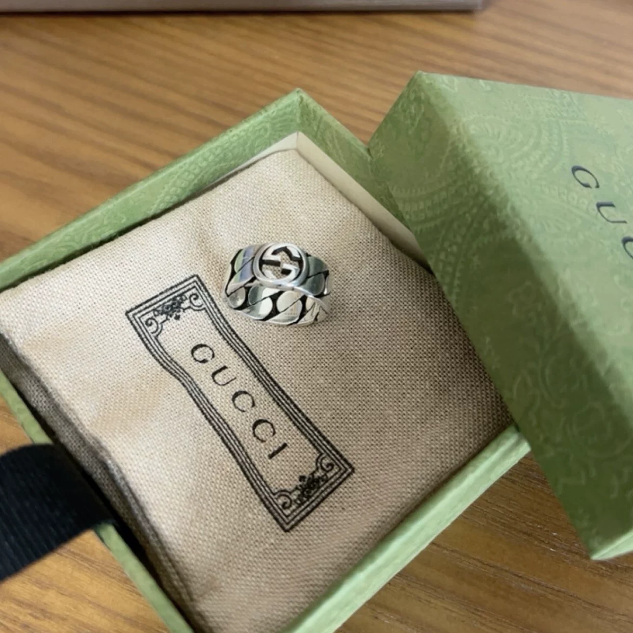 Gucci кольцо, серебро образец 925, для возлюбленной