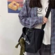 Черные вышивающие буквы плюс лягушка брат