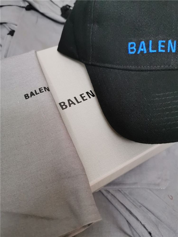 Classic Black And Blue2021 new pattern Europe Home B Hat New color Embroidery letter Versatile Baseball cap peaked cap Star men and women Same