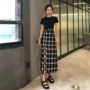 Dora Chaoren Hội Trường Hồng Kông hương vị retro chic màu rắn ngắn tay T-Shirt + cao eo lưới chia váy phù hợp với phụ nữ đồ bộ