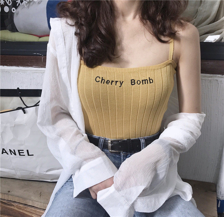Dora Chaoren Hall Hồng Kông hương vị retro chic chữ màu rắn thêu nhỏ vest hoang dã mặc dưới dây đeo nữ