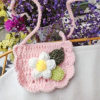 Розовый белый нагрудник, в цветочек