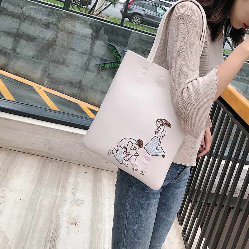 Large Bags 2020New Tide Tottenham Handbags Summer Large Embroidery Package Shopping basket Shoulder Portable Girls Package 