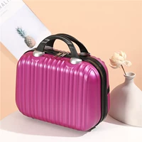 Все -роятся красный