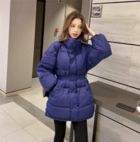 Mùa đông 2018 phiên bản Hàn Quốc mới của cổ áo cổ áo nhỏ mỏng xuống áo khoác nữ sinh viên eo túi nhỏ - Bông áo phao đen nữ