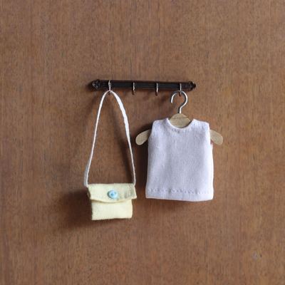 taobao agent [Simulation link] BJD12 OB11 props to take pictures 1:12 Doll house accessories baby clothes hanging retro