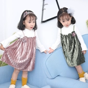 Váy bé gái mùa xuân mới cho bé váy hai dây váy dài tay nhung vàng 1-2-3 tuổi 4 bé gái mặc