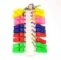 Разноцветный Слишком свистки фанатов Wheistle Outdoor Rescue Plastic детские Игрушки с свистком висящей веревки