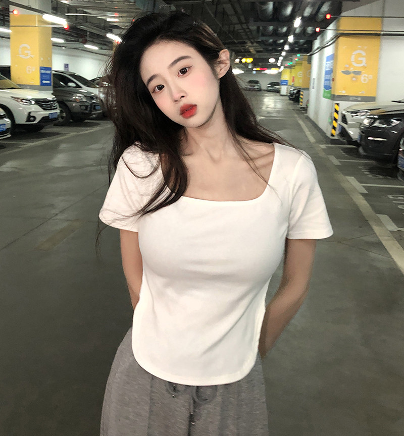 大码女装纯欲风方领T恤夏季新款显瘦修身不规则短袖胖mm打底上衣