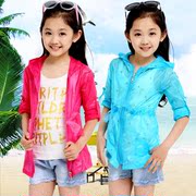 Trẻ em mặc 2018 cô gái mặt trời quần áo bảo hộ trong lớn trẻ em mỏng áo mùa xuân và mùa hè cha mẹ và con mặc điều hòa không khí áo trẻ em quần áo chống nắng của trẻ em