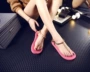 Bán buôn mùa hè mới nữ mô hình flip-flops anti-slip đáy phẳng với Rome mềm dưới bãi biển dép giản dị flip-flops dép champion