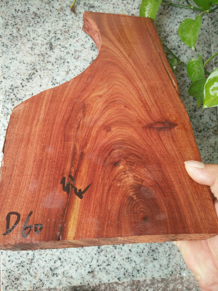 D60 Zambian Blood Honolulu Redwood Sculpture Featured Hand - shaped Material Flower Ripple Material