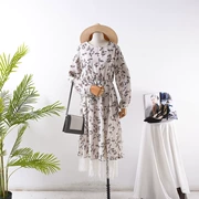 G ¥ 30 dài tay áo rộng cổ áo lỏng lẻo in váy mùa thu 2018 mới thời trang đa năng dây kéo váy