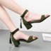 2018 mùa hè mới dép phong cách giày của phụ nữ PU dày với Hàn Quốc phiên bản của giày dính từ khóa với hở ngón thấp với rỗng màu rắn Sandal
