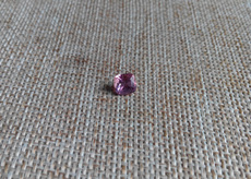 Украшения на руку 天然a货粉碧玺戒面1ct6mm*5mm