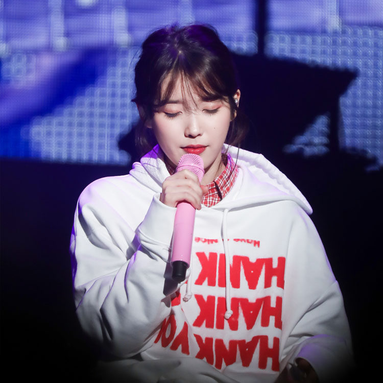 韩版2018冬iu同款李智恩白色连帽卫衣女宽松学生吴亦凡同款情侣厚