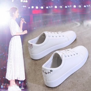 Nhỏ màu trắng giày nữ 2018 mùa hè mới giày vải hoang dã đáy phẳng giày giản dị cơ bản giày sinh viên chic trắng giày nữ thể thao