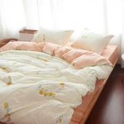 Đơn giản nhỏ tươi phim hoạt hình Hàn Quốc cotton bốn mảnh bộ đồ giường đôi bông quilt cover sheets bộ đồ giường giường