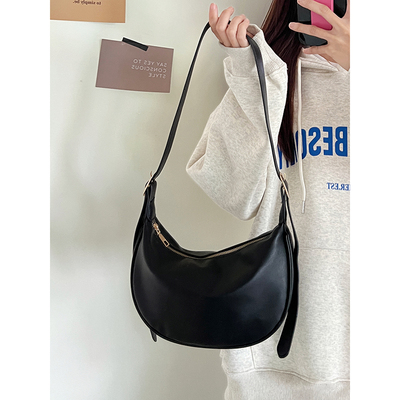 taobao agent Small small bag, shoulder bag, fashionable black one-shoulder bag, 2023 collection