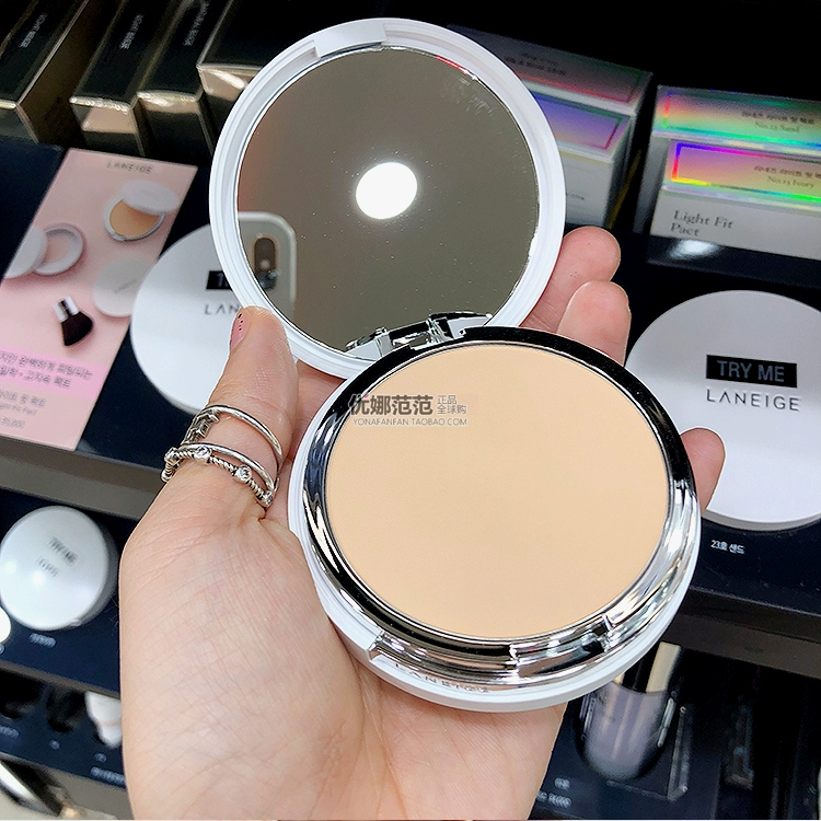 LANEIGE LANEIGE mới của Hàn Quốc Kem che khuyết điểm dạng bột mật độ cao nhẹ và kiểm soát dầu lâu dài - Bột nén