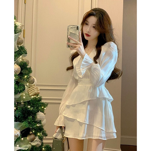 Белое весеннее платье, юбка, приталенный дизайнерский корсет, 2024 года, французский стиль, тренд сезона, V-образный вырез