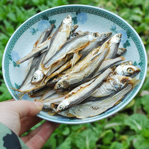Hunan Special Products Tamsui Diaozi Fish Fish Fish Маленькая река фермеры Фермеры сухие товары объемные небольшие соленые рыбы сухой 250 грамм