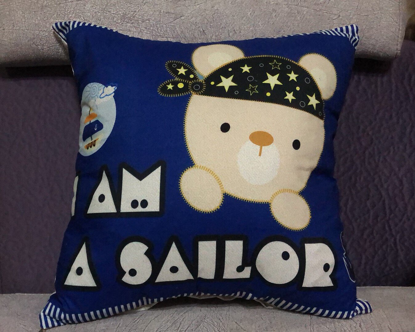 卡通小熊羽丝绒抱枕40cm*40cm