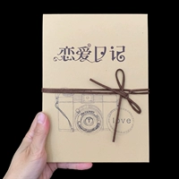 В комплект Love Diary входят 2 черные ручки размером 21х15 см спереди и сзади, 34 стороны.