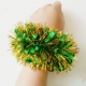 Зеленый золотой шелковый цветок