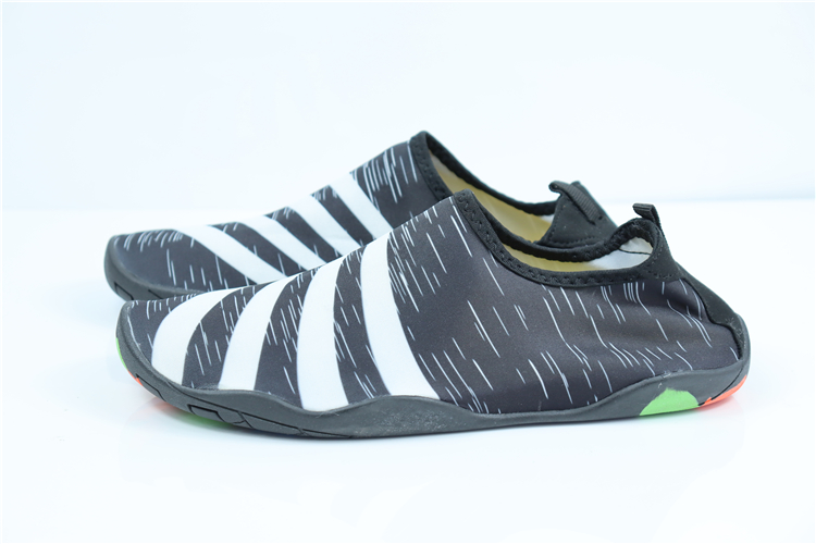 ChocolateBroken code Pick up the leak Running shoes Upstream shoes Parenting outdoors Barefoot Running shoes Quick drying Wading Hiking shoes lovers Diving shoes